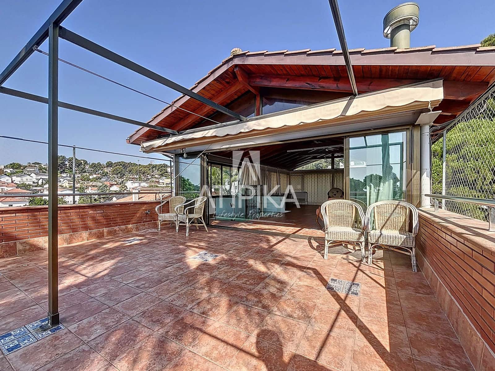 5 makuuhuone Huvila vuokrattavana paikassa Castelldefels mukana uima-altaan 
autotalli - 5 900 € (Ref: 9941436)