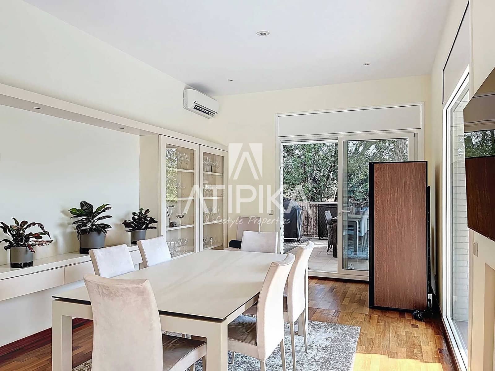 5 soverom Villa til leie i Barcelona by med svømmebasseng garasje - € 16 000 (Ref: 9941438)