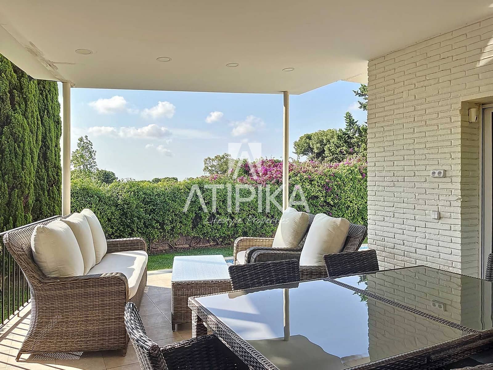 5 soverom Villa til leie i Barcelona by med svømmebasseng garasje - € 16 000 (Ref: 9941438)