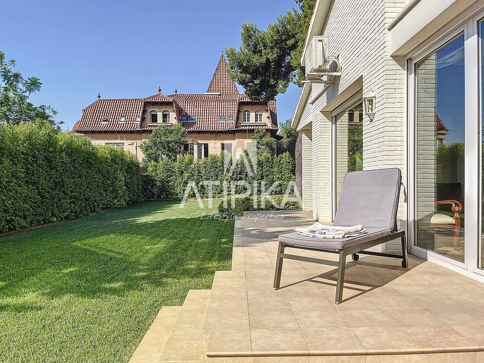 5 soverom Villa til leie i Barcelona by med svømmebasseng garasje - € 16 000 (Ref: 9941438)
