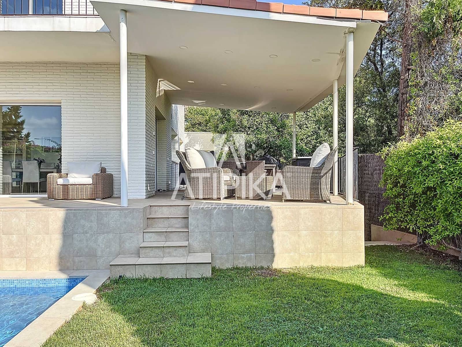 5 soverom Villa til leie i Barcelona by med svømmebasseng garasje - € 16 000 (Ref: 9941438)