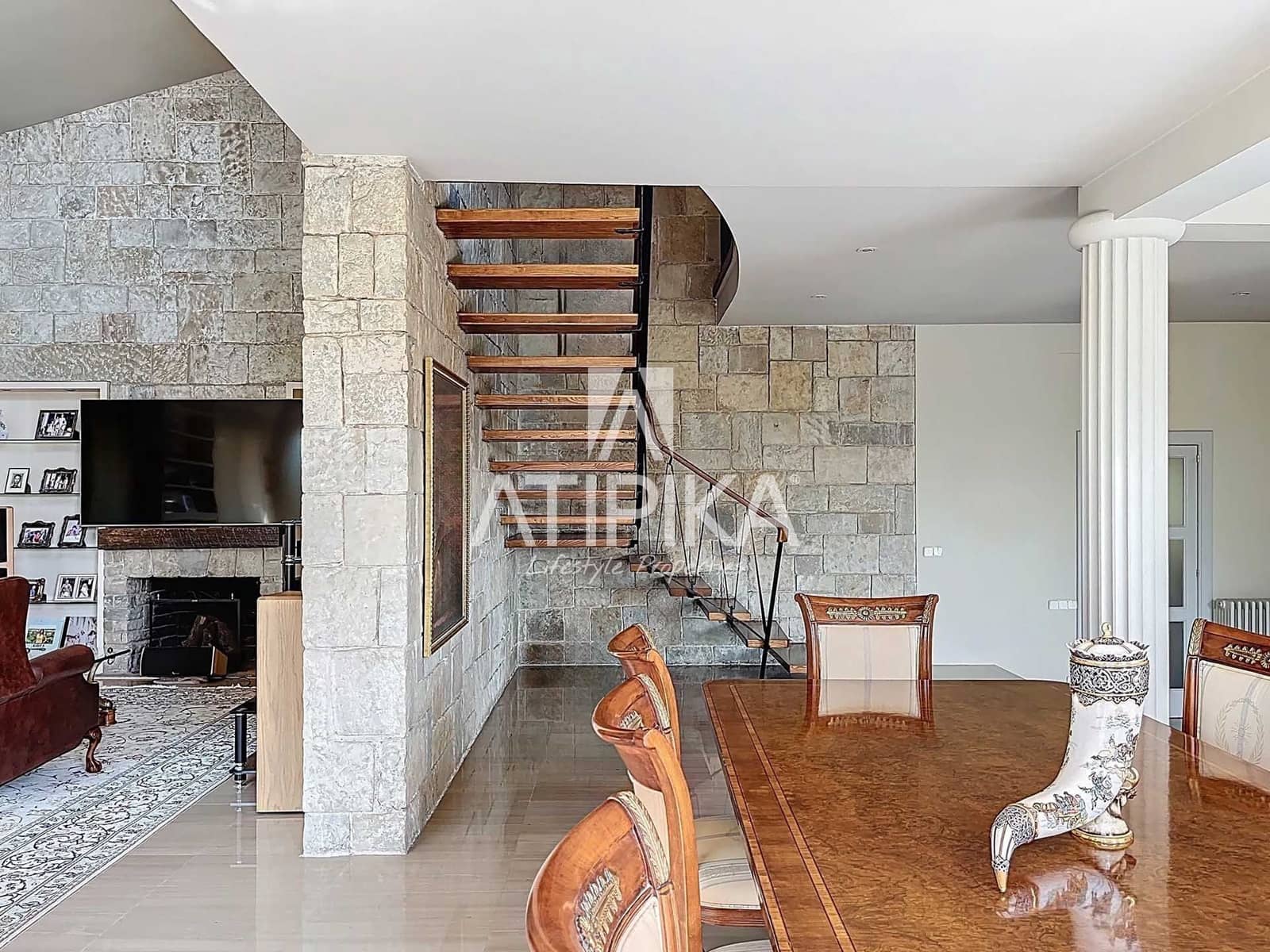 5 soverom Villa til leie i Barcelona by med svømmebasseng garasje - € 16 000 (Ref: 9941438)