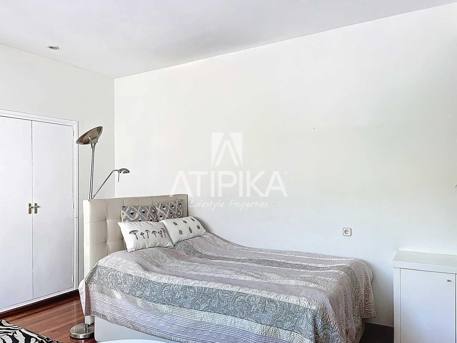 5 soverom Villa til leie i Barcelona by med svømmebasseng garasje - € 16 000 (Ref: 9941438)