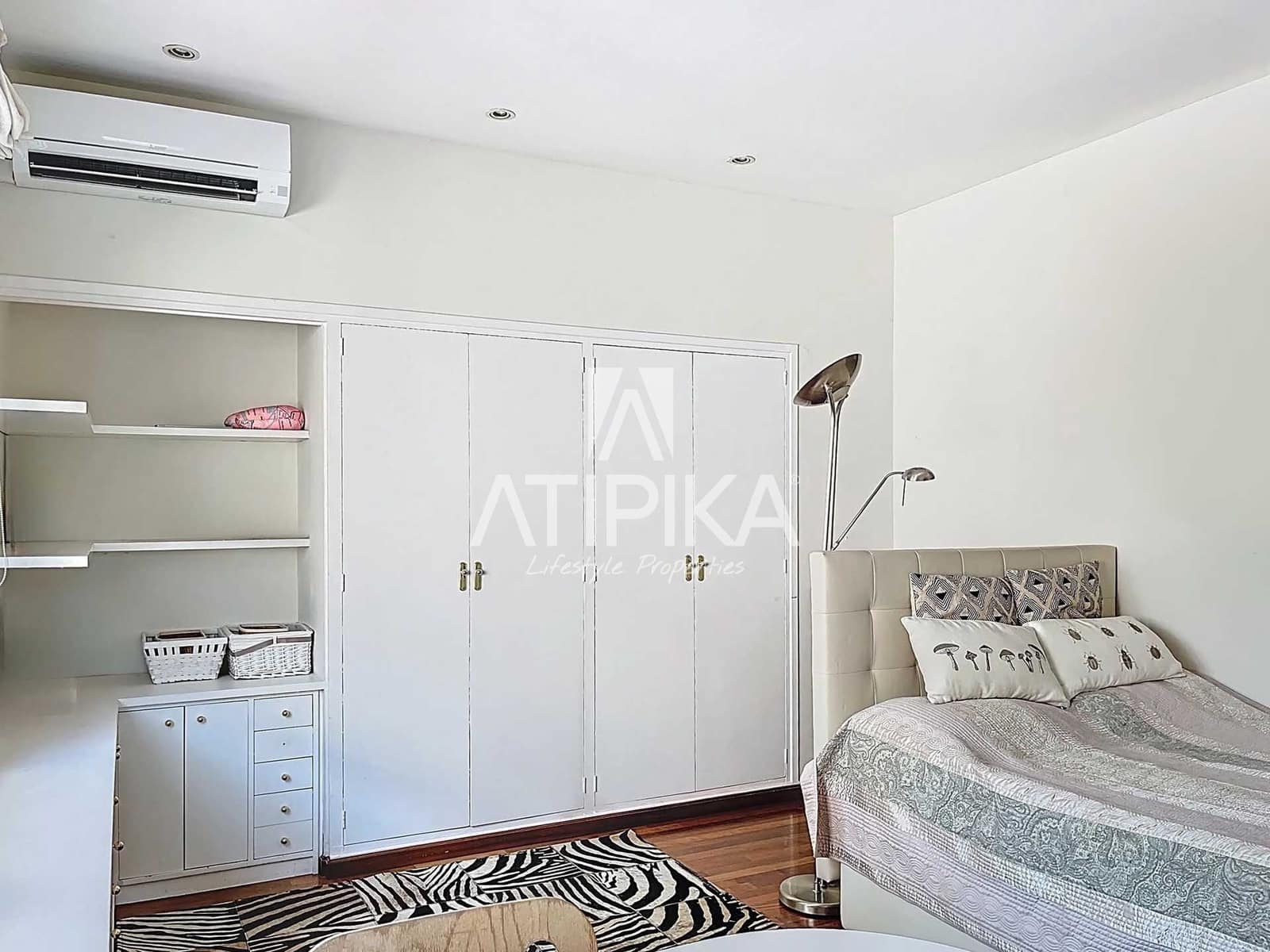 5 soverom Villa til leie i Barcelona by med svømmebasseng garasje - € 16 000 (Ref: 9941438)