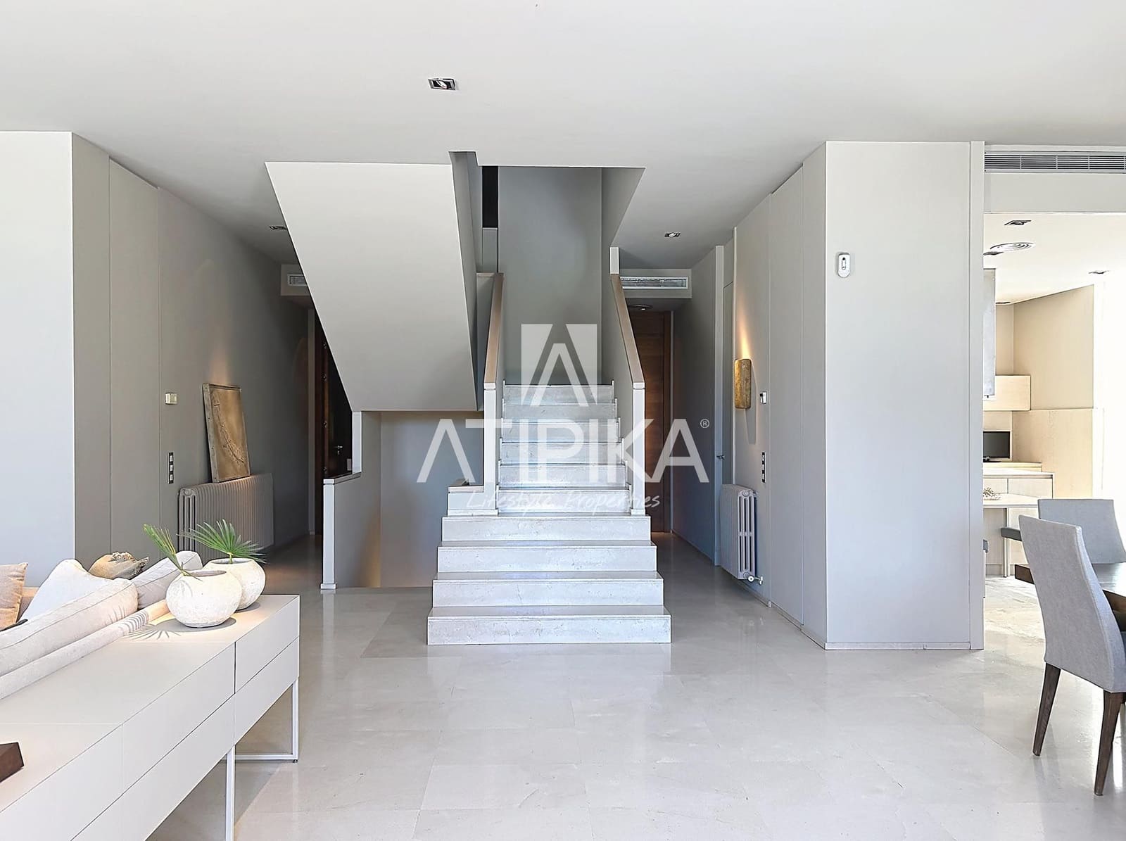 6 soveværelse Villa til salg i Gava med swimmingpool - € 8.484.000 (Ref: 9941439)