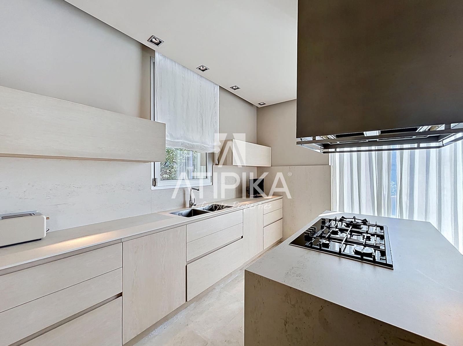 6 soveværelse Villa til salg i Gava med swimmingpool - € 8.484.000 (Ref: 9941439)