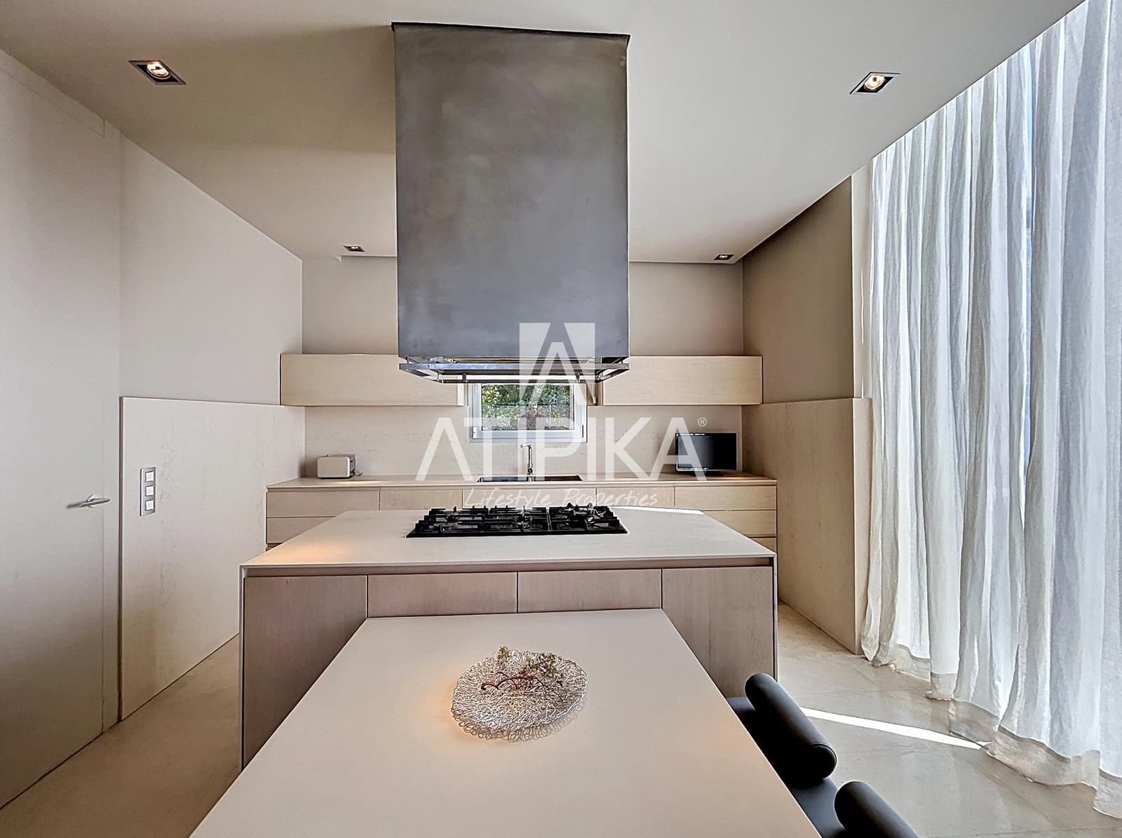 6 soveværelse Villa til salg i Gava med swimmingpool - € 8.484.000 (Ref: 9941439)