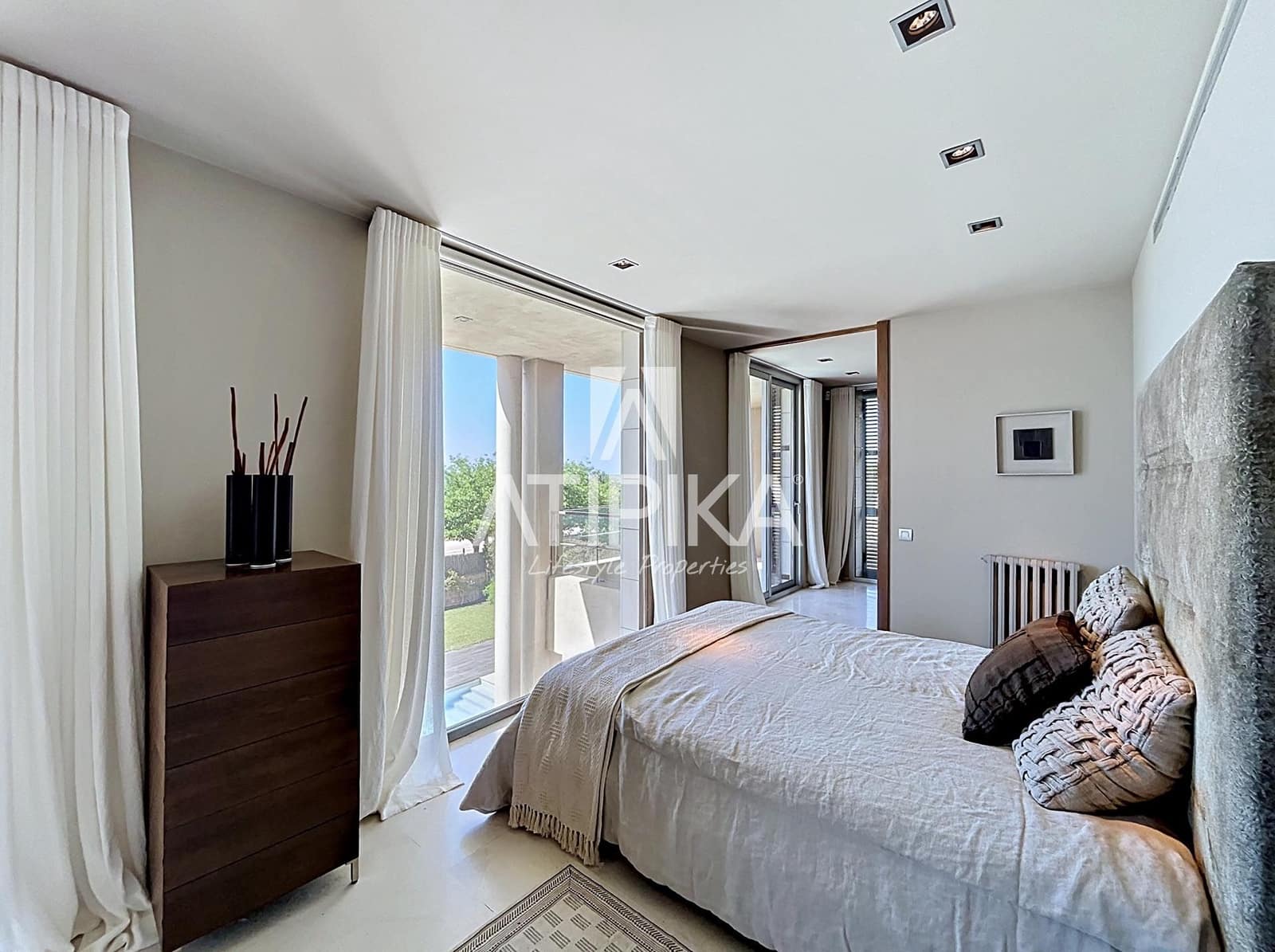 6 soveværelse Villa til salg i Gava med swimmingpool - € 8.484.000 (Ref: 9941439)