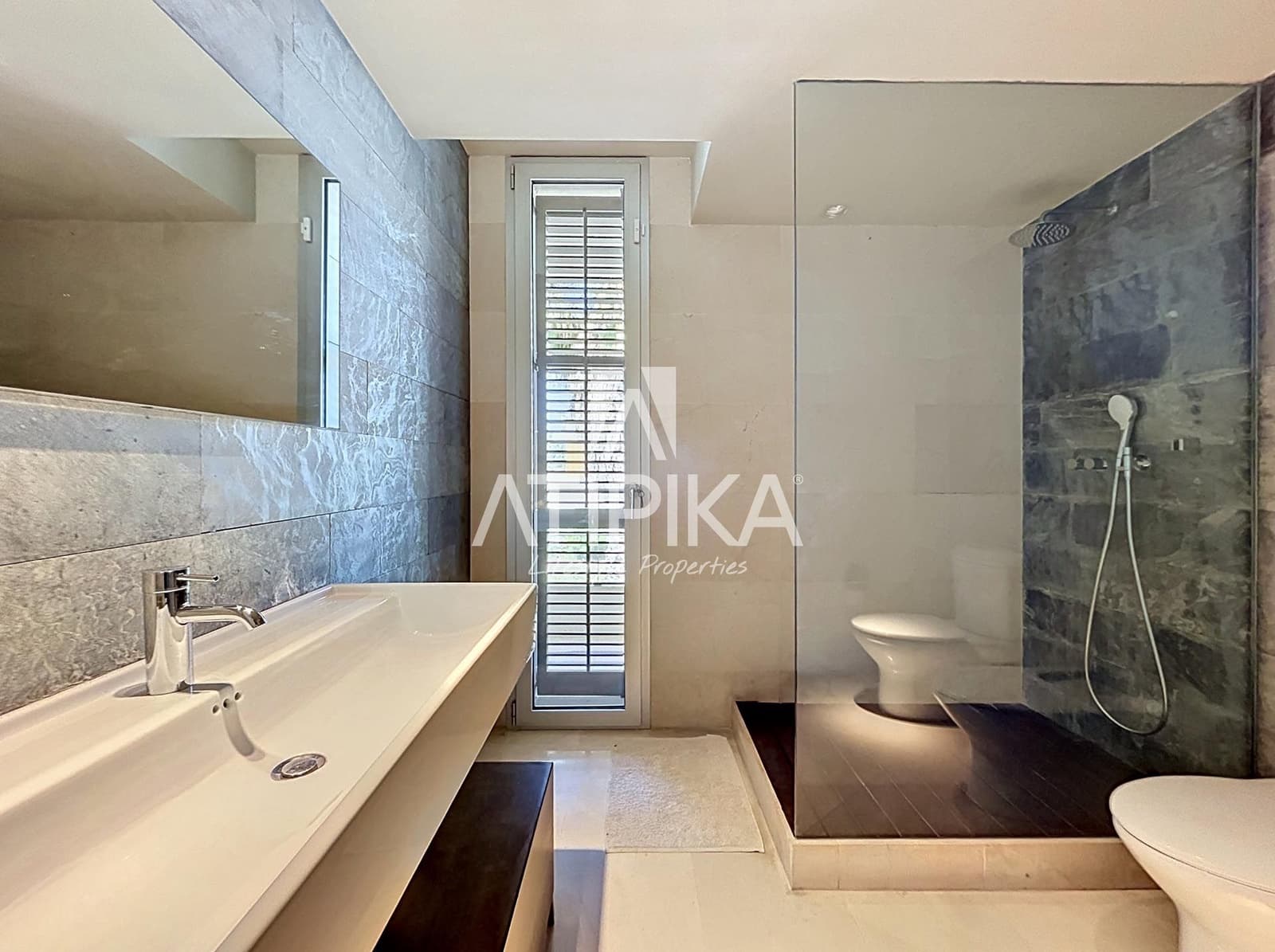 6 soveværelse Villa til salg i Gava med swimmingpool - € 8.484.000 (Ref: 9941439)