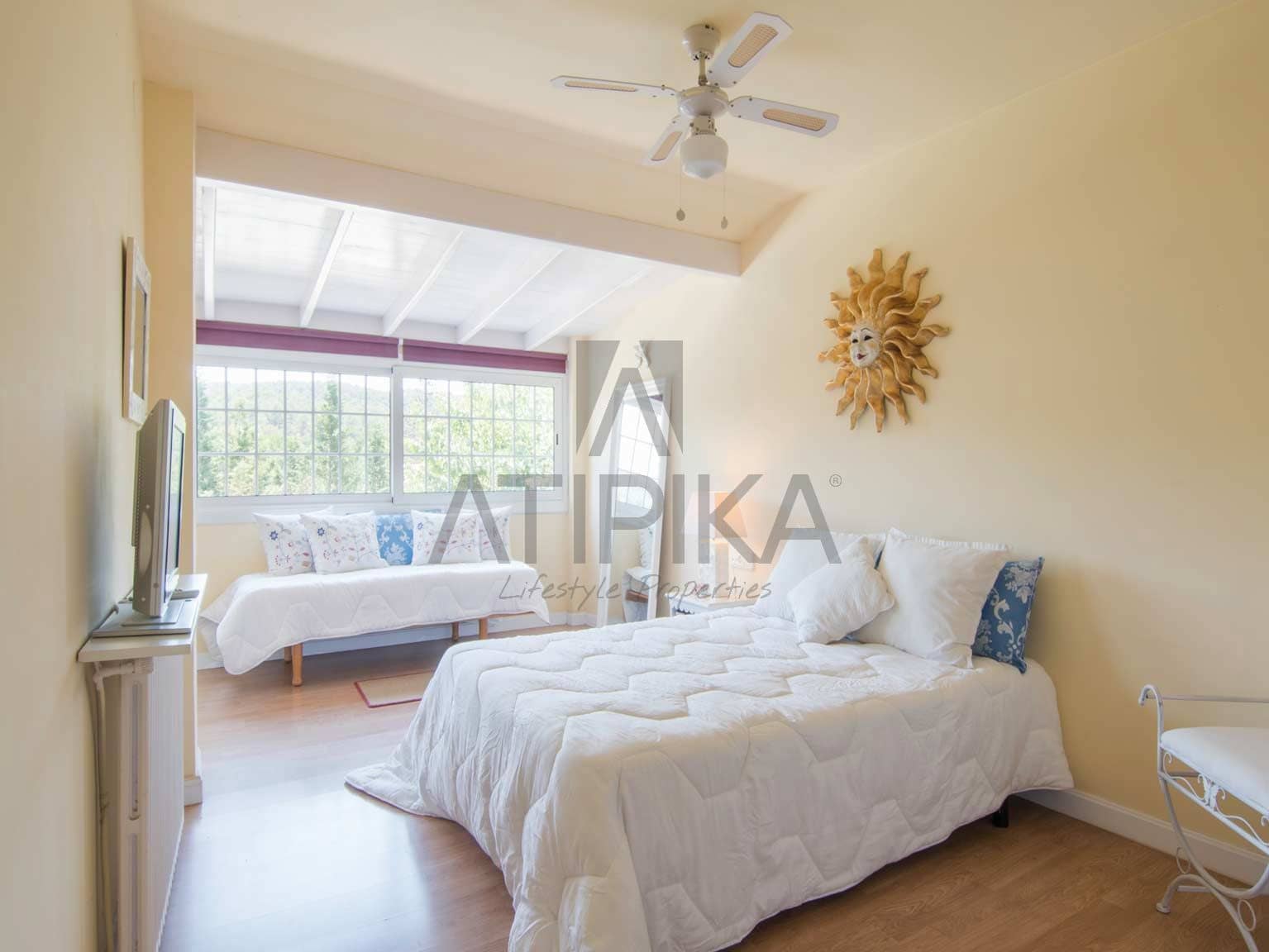 6 bedroom Villa for sale in Sant Cugat del Valles with pool - € 1,900,000 (Ref: 9941449)