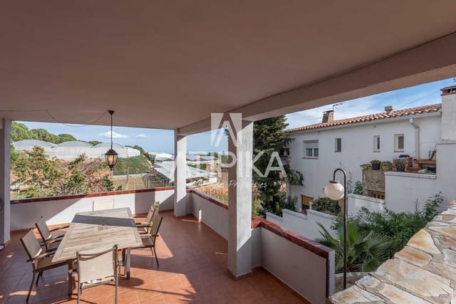 6 soveværelse Villa til salg i Cabrils med swimmingpool - € 895.000 (Ref: 9941451)