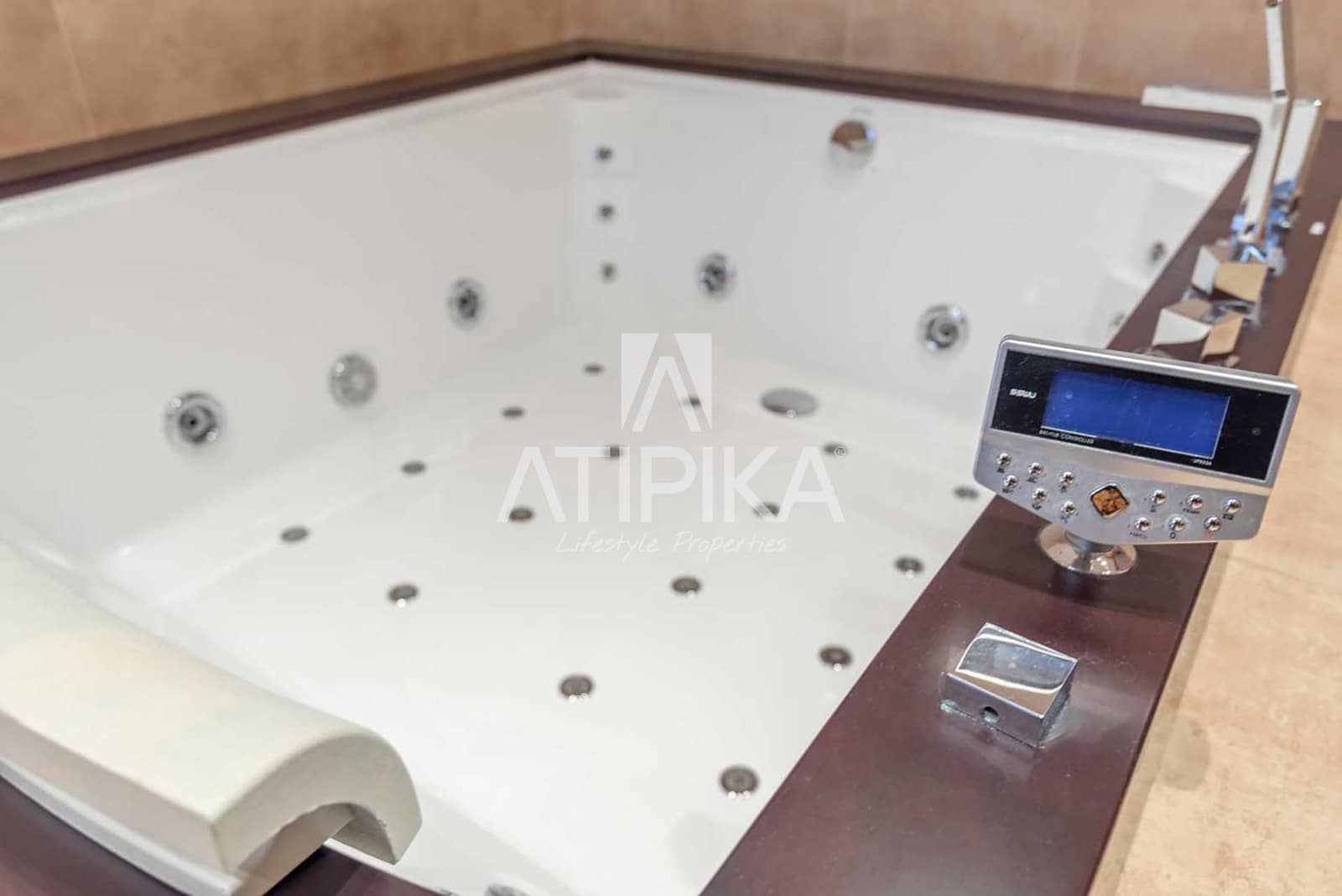 6 soveværelse Villa til salg i Cabrils med swimmingpool - € 895.000 (Ref: 9941451)