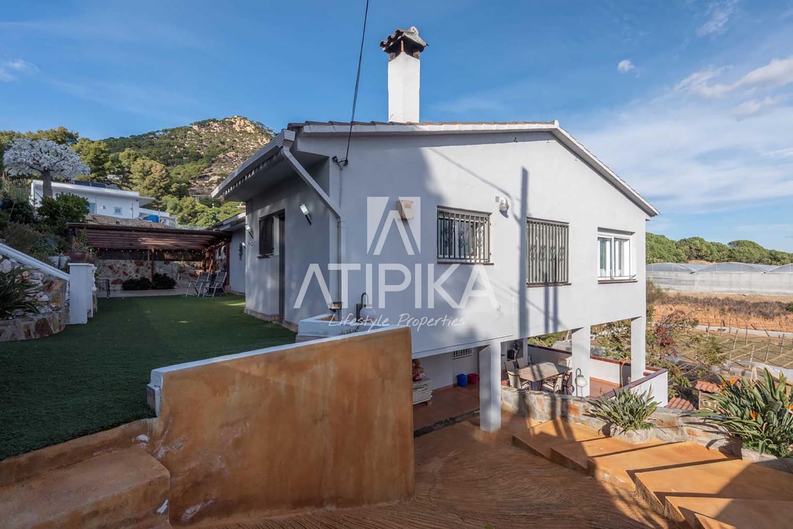 6 soveværelse Villa til salg i Cabrils med swimmingpool - € 895.000 (Ref: 9941451)