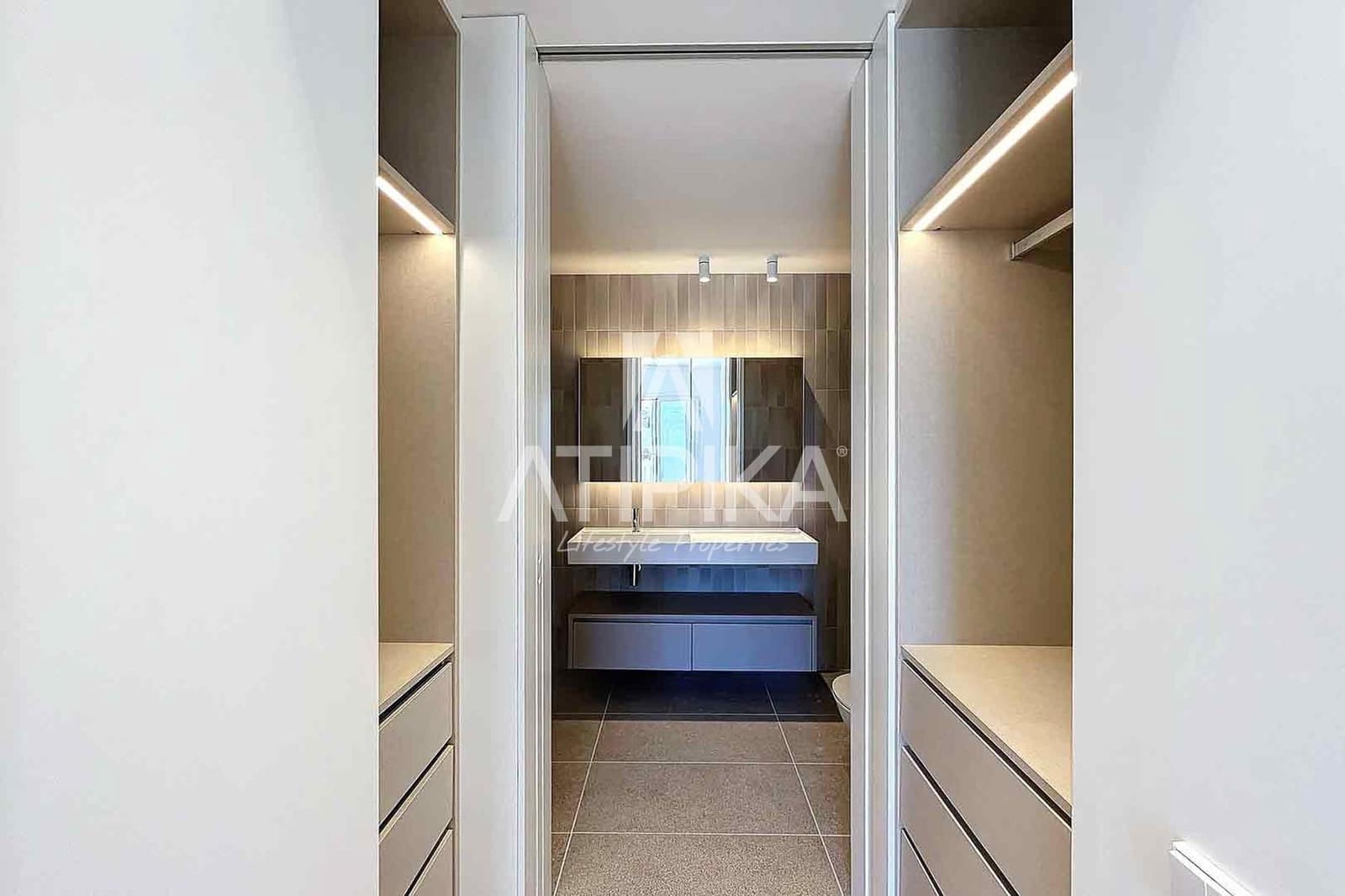2 soveværelse Lejlighed til salg i Barcelona by - € 994.000 (Ref: 9941466)