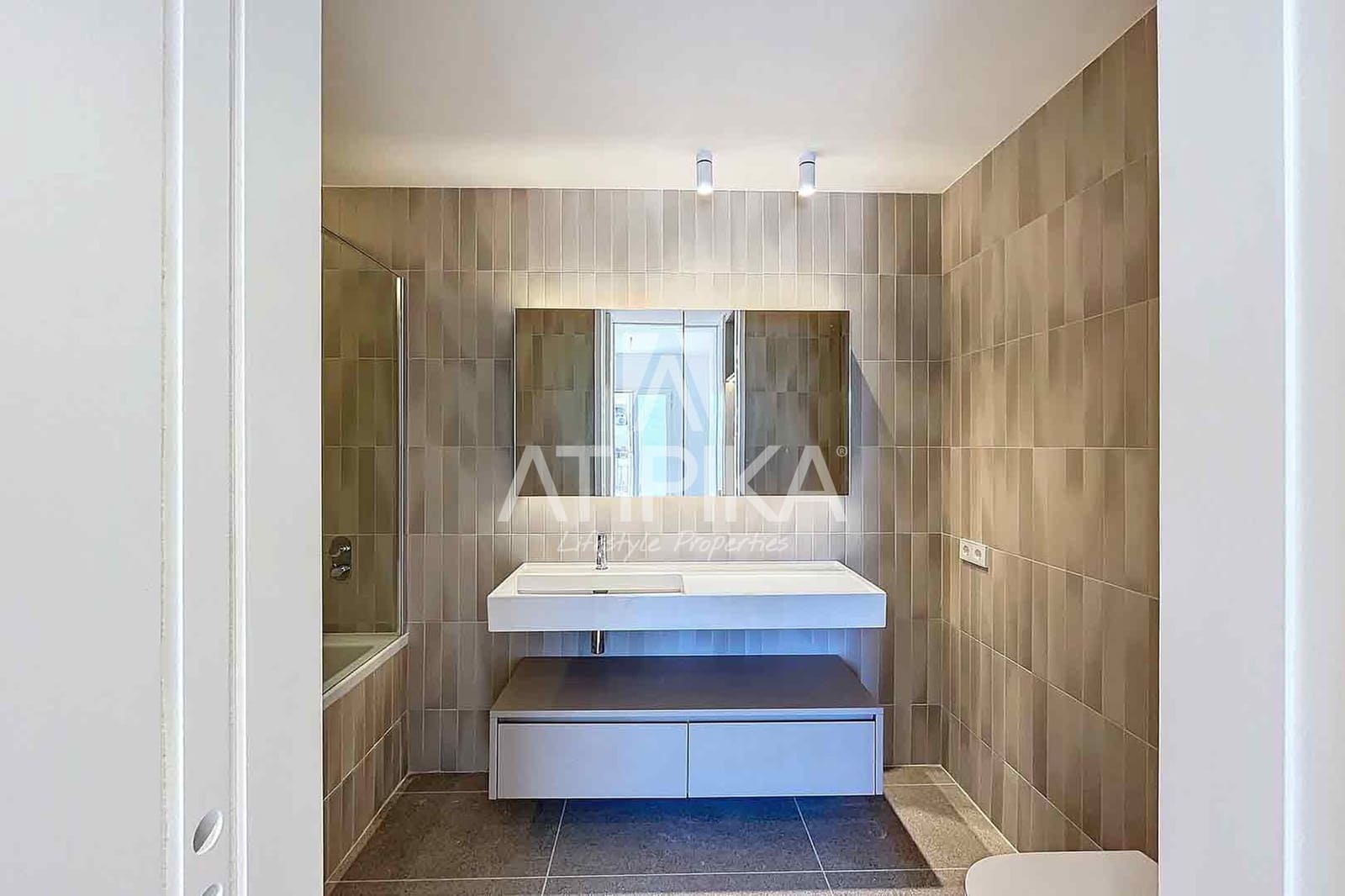 2 soveværelse Lejlighed til salg i Barcelona by - € 994.000 (Ref: 9941466)