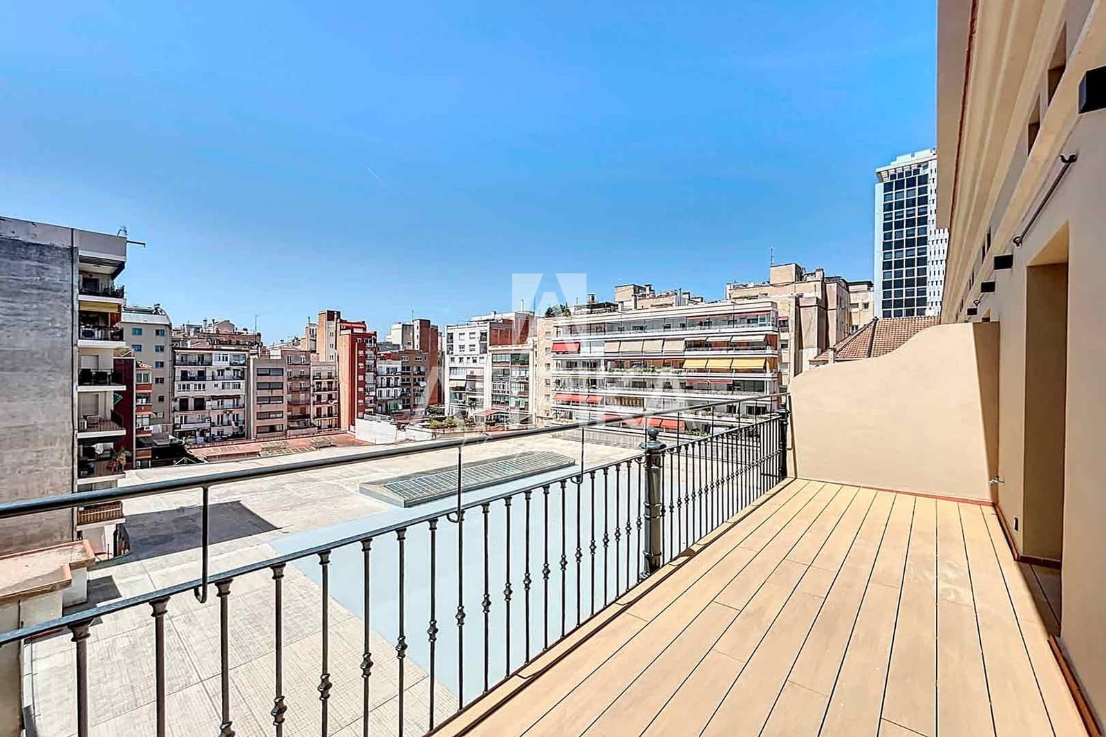 2 soveværelse Lejlighed til salg i Barcelona by - € 994.000 (Ref: 9941466)