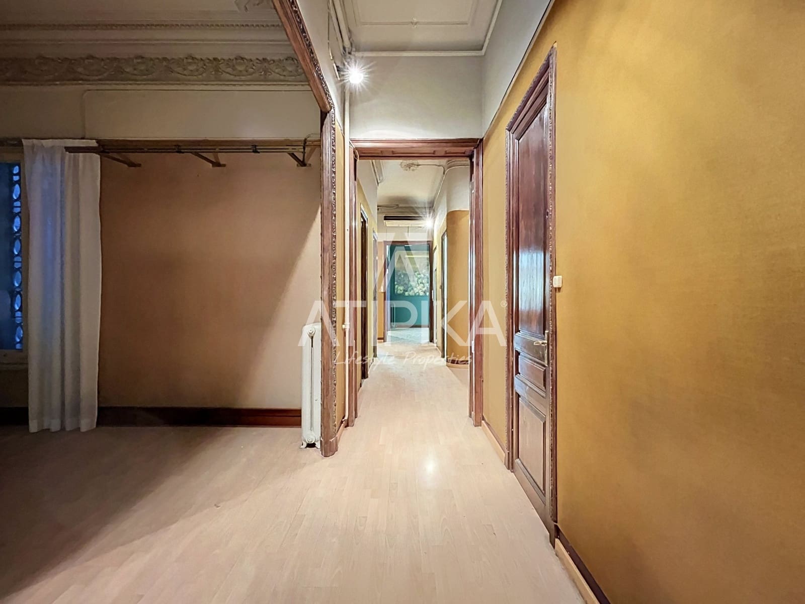 10 bedroom Office for sale in Barcelona city - € 6,700,000 (Ref: 9956701)