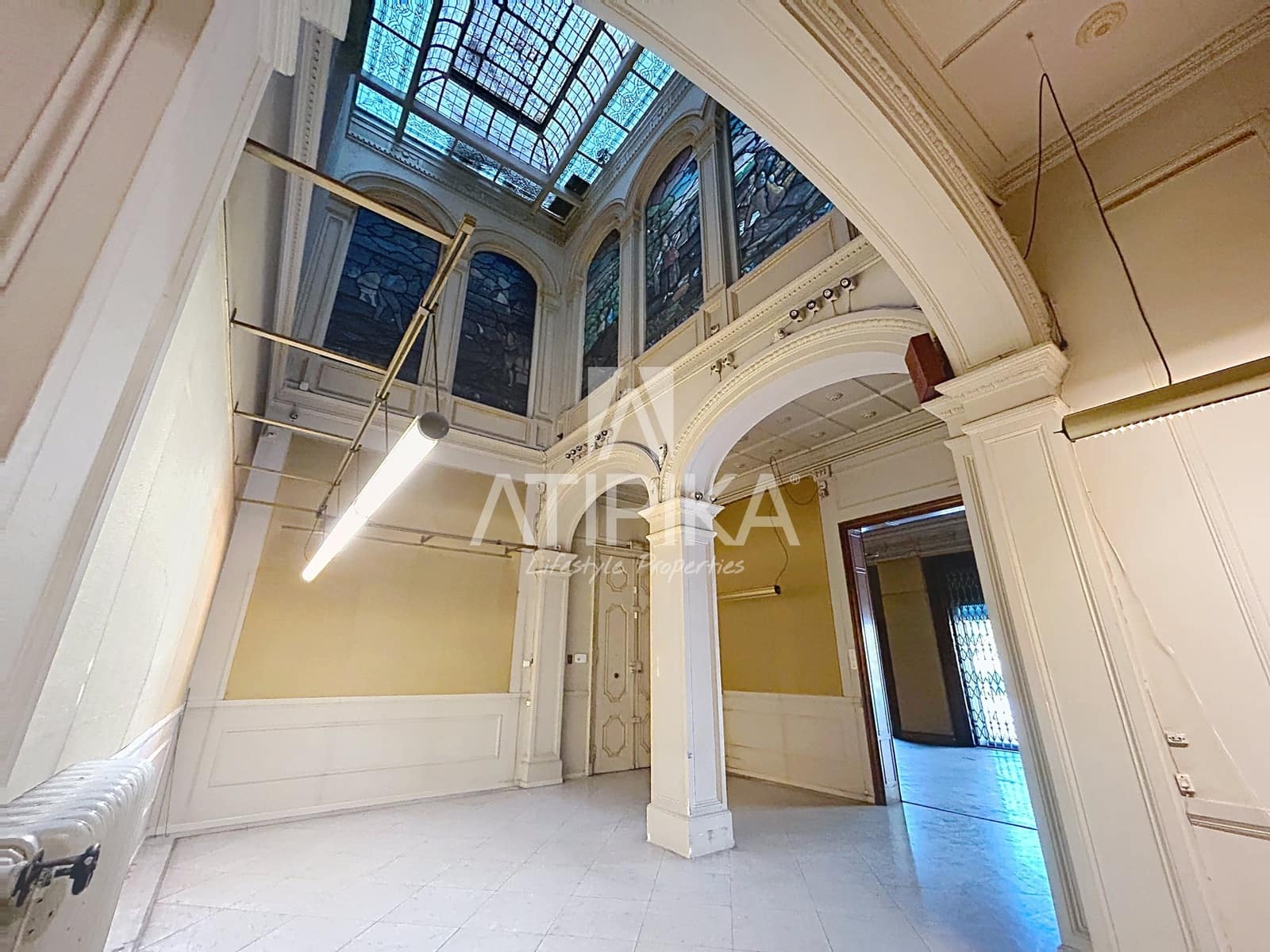 10 bedroom Office for sale in Barcelona city - € 6,700,000 (Ref: 9956701)