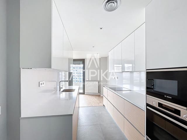 4 makuuhuone Huoneisto myytävänä paikassa Badalona mukana uima-altaan - 820 000 € (Ref: 9961899)