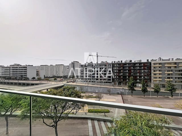 4 makuuhuone Huoneisto myytävänä paikassa Badalona mukana uima-altaan - 820 000 € (Ref: 9961899)