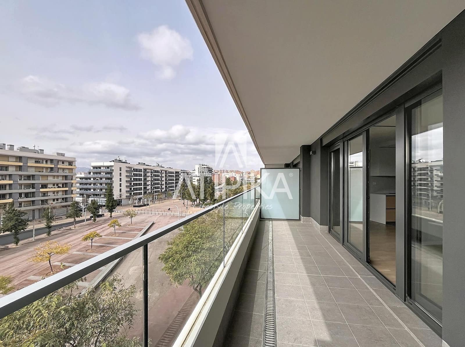 4 Zimmer Apartment zu verkaufen in Badalona mit Pool - 627.000 € (Ref: 9961900)