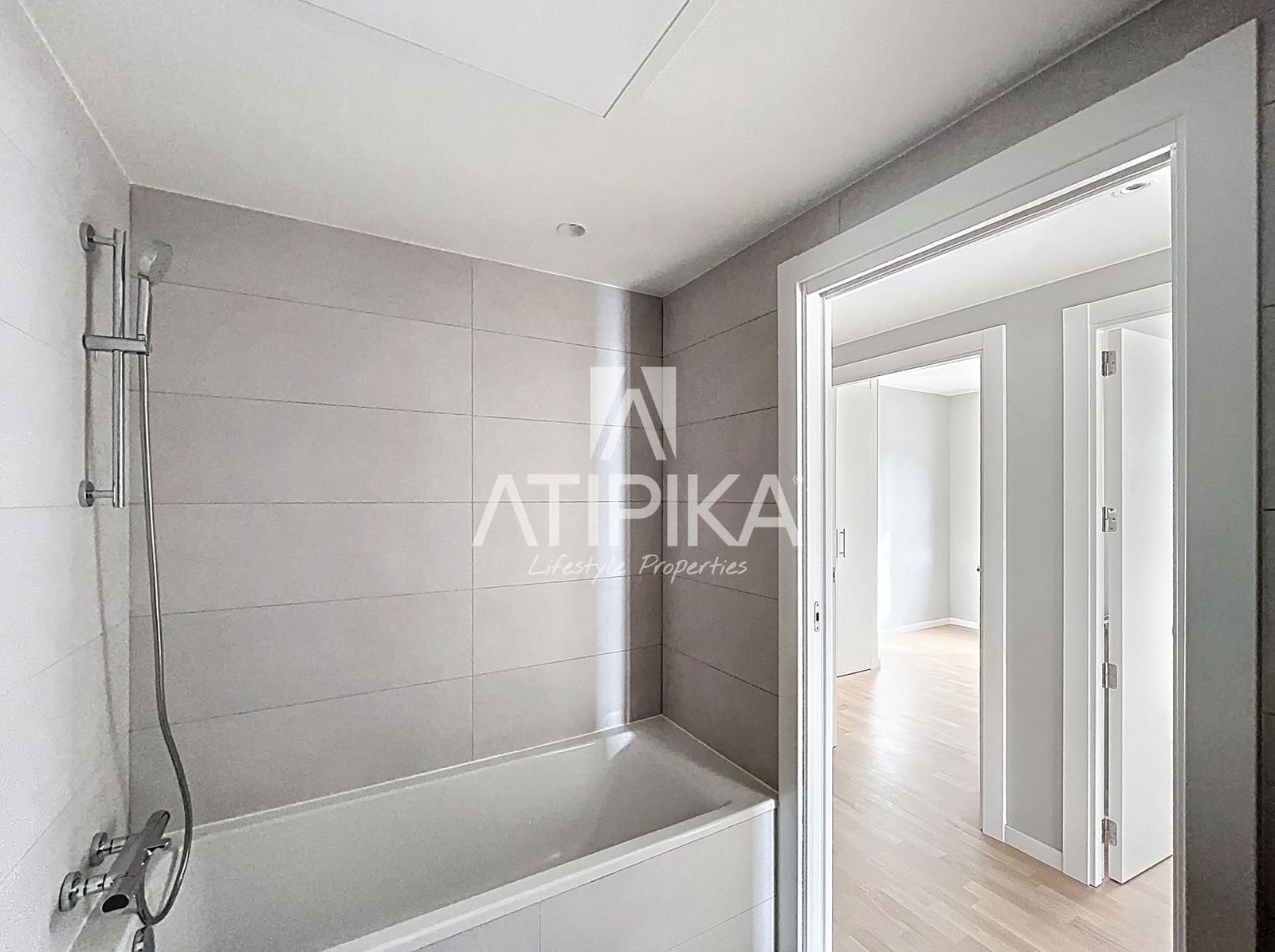 4 Zimmer Apartment zu verkaufen in Badalona mit Pool - 627.000 € (Ref: 9961900)
