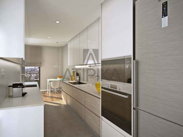 4 sovrum Lägenhet till salu i Badalona med pool - 694 000 € (Ref: 9961905)