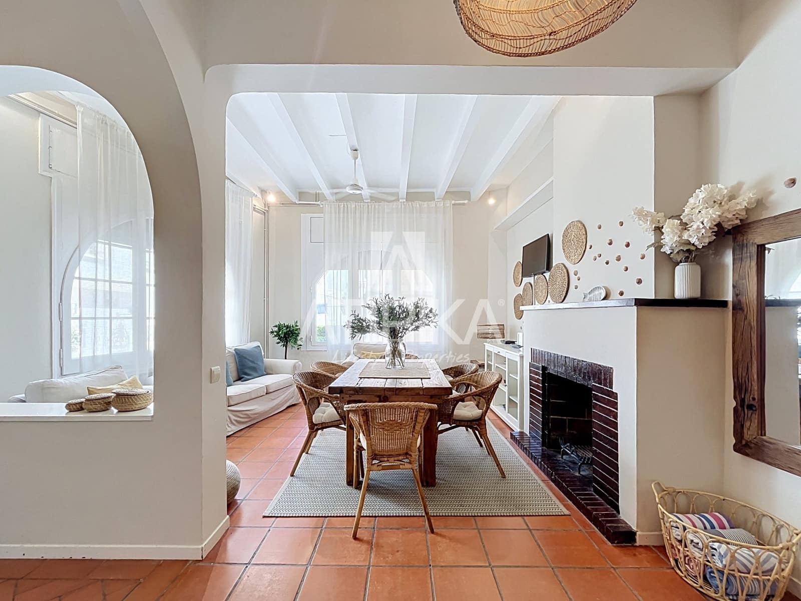 Villa for sale in Sitges - € 1,200,000 (Ref: 9969152)