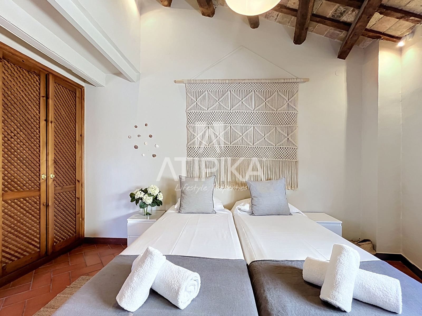 Villa for sale in Sitges - € 1,200,000 (Ref: 9969152)