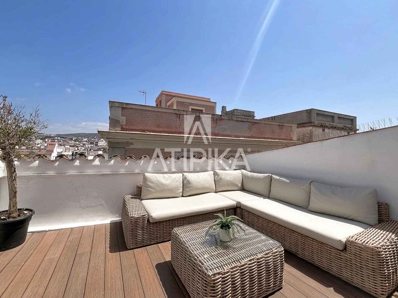 Villa for sale in Sitges - € 1,200,000 (Ref: 9969152)