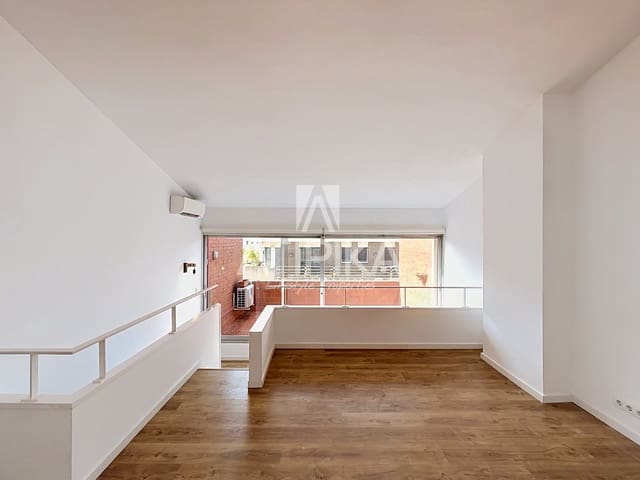 3 soveværelse Penthouse til salg i Barcelona by med swimmingpool - € 1.250.000 (Ref: 9976712)
