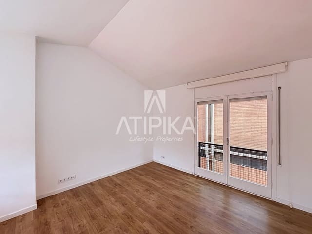 3 soveværelse Penthouse til salg i Barcelona by med swimmingpool - € 1.250.000 (Ref: 9976712)