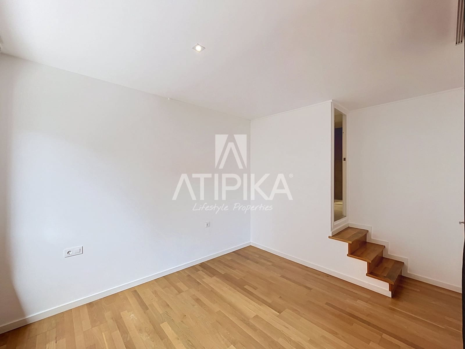3 slaapkamer Penthouse te koop in Barcelona stad met zwembad - € 1.250.000 (Ref: 9976712)