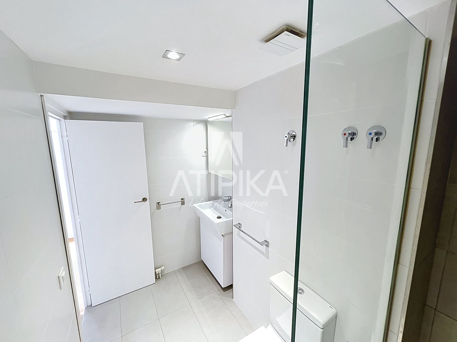 3 slaapkamer Penthouse te koop in Barcelona stad met zwembad - € 1.250.000 (Ref: 9976712)