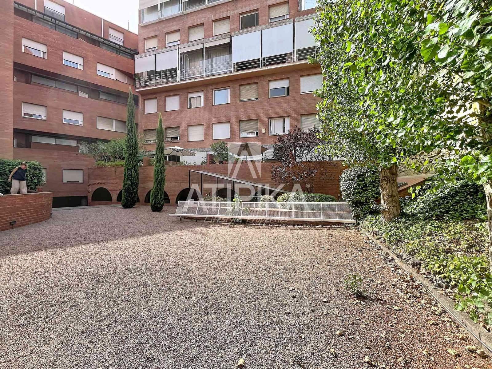 3 slaapkamer Penthouse te koop in Barcelona stad met zwembad - € 1.250.000 (Ref: 9976712)
