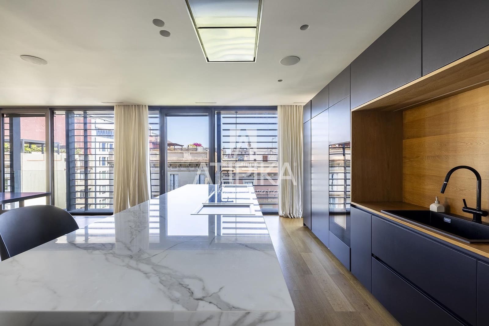 5 quarto Penthouse para arrendar em Barcelona cidade - 15 000 € (Ref: 9976713)