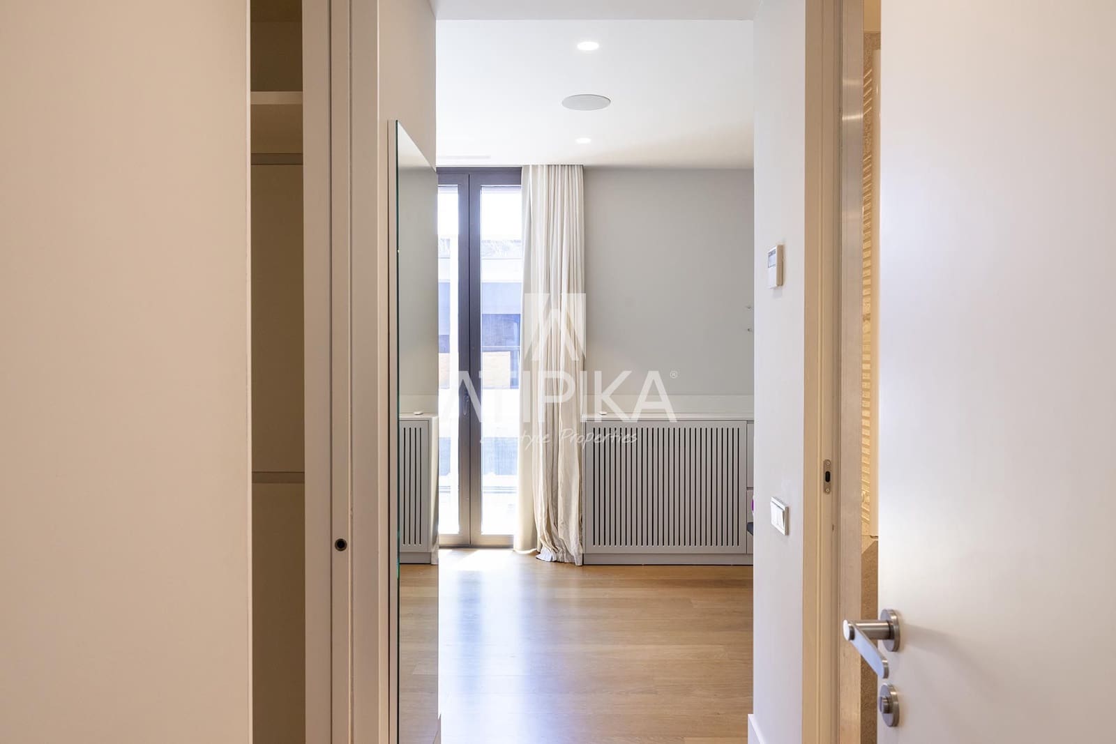 5 quarto Penthouse para arrendar em Barcelona cidade - 15 000 € (Ref: 9976713)