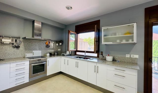 4 bedroom Townhouse for sale in Beceite - € 250,000 (Ref: 10003865)