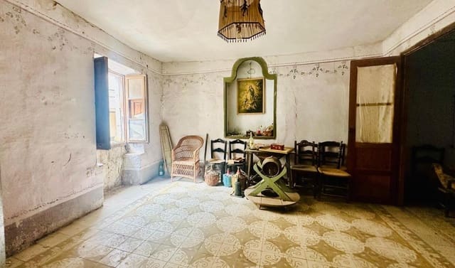 5 bedroom Townhouse for sale in La Portellada - € 45,000 (Ref: 10041279)