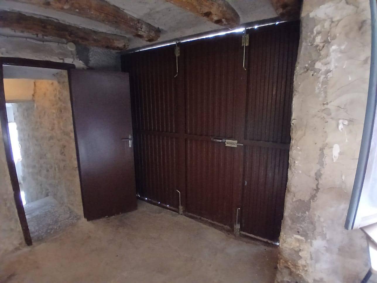 5 bedroom Townhouse for sale in Valdeltormo - € 64,000 (Ref: 10076597)