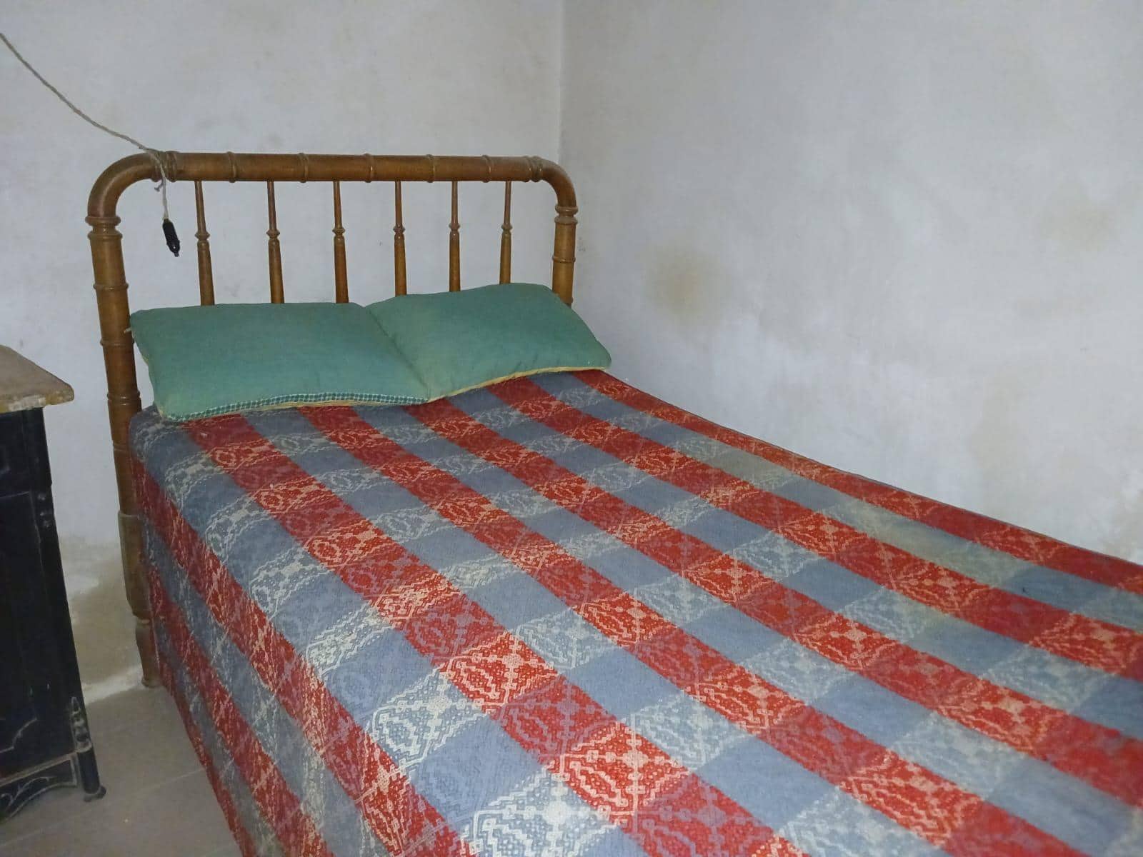 5 bedroom Townhouse for sale in Valdeltormo - € 64,000 (Ref: 10076597)
