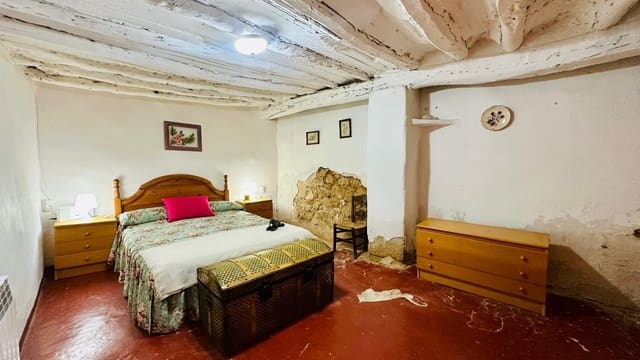 6 quarto Casa em Banda para venda em Valdealgorfa - 28 000 € (Ref: 10086377)