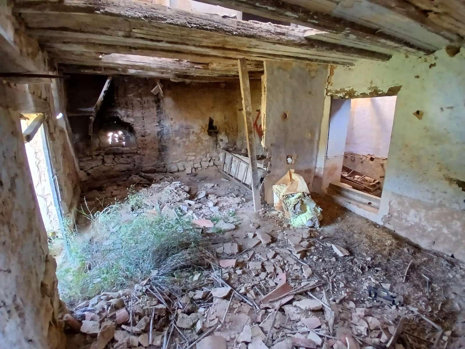 Maalaistalo myytävänä paikassa Mazaleon - 149 000 € (Ref: 10089616)
