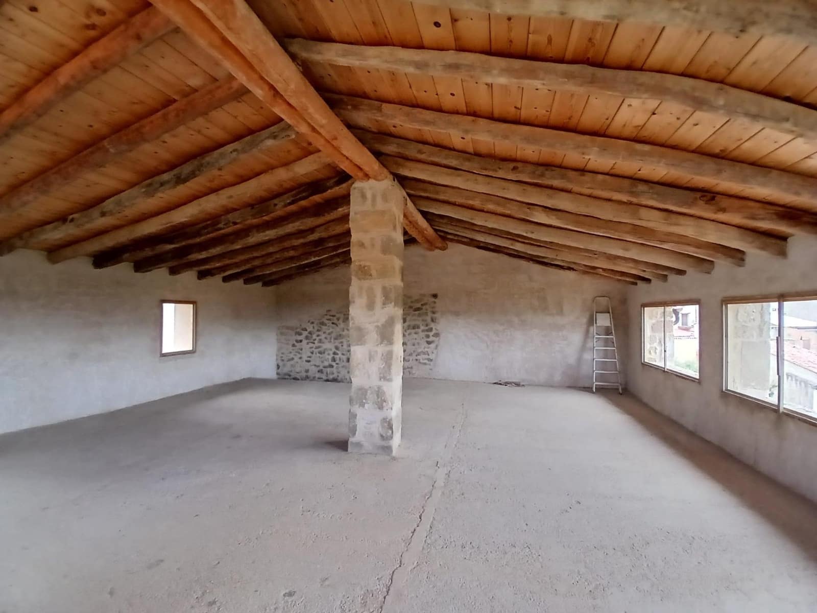 5 bedroom Townhouse for sale in Torre del Compte - € 155,000 (Ref: 10094908)