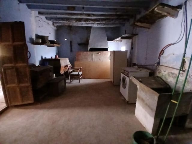 5 bedroom Townhouse for sale in Torre del Compte - € 155,000 (Ref: 10094908)