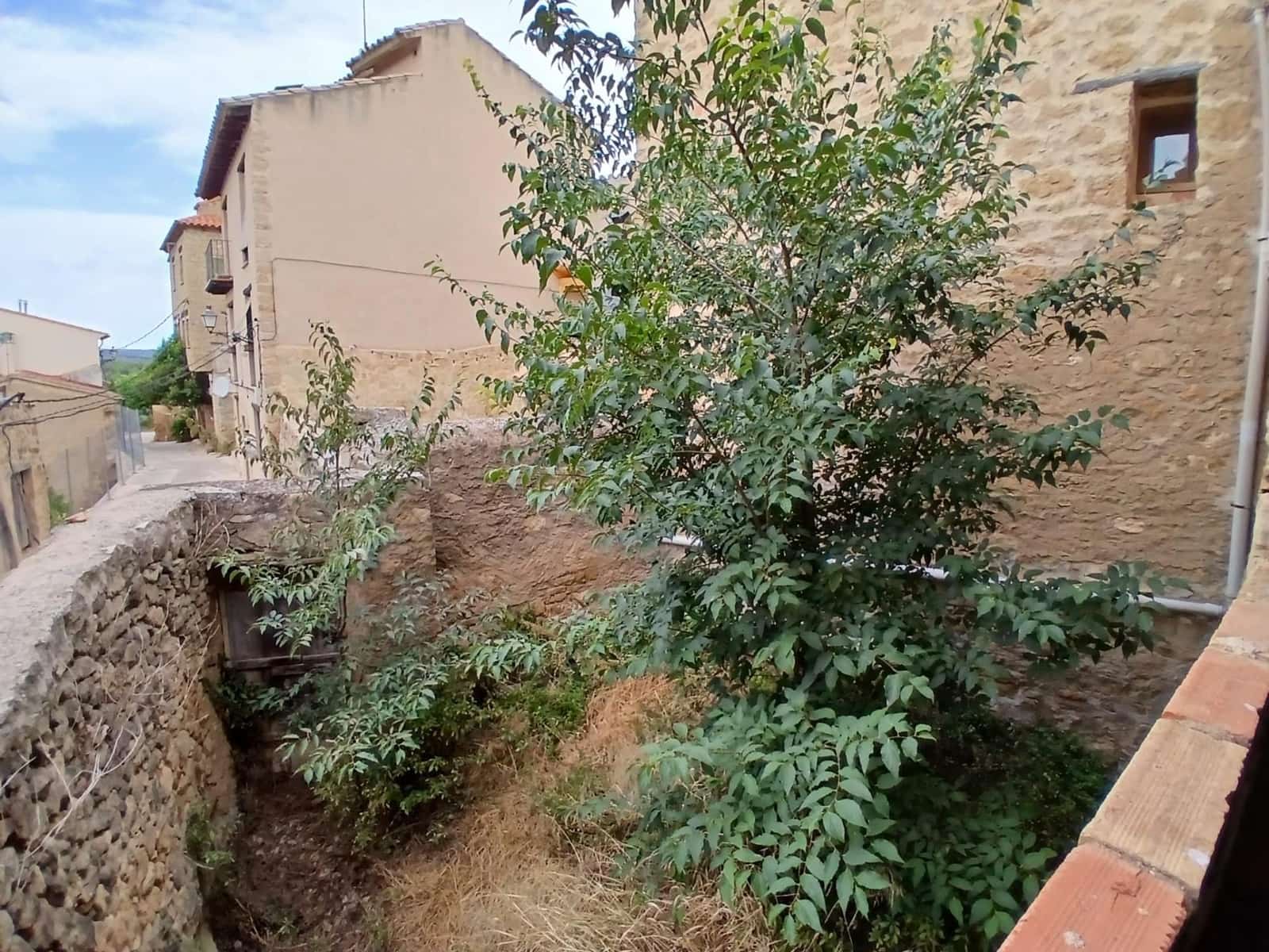 5 bedroom Townhouse for sale in Torre del Compte - € 155,000 (Ref: 10094908)