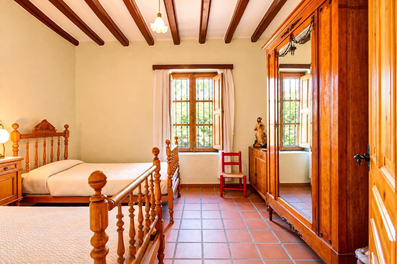 Chalet de 7 habitaciones en Fuentespalda en venta - 550.000 € (Ref: 10100386)