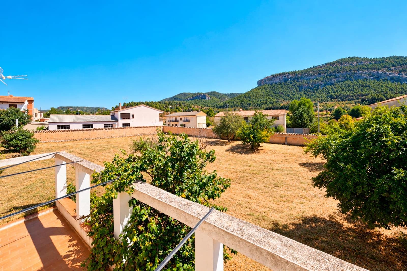 Chalet de 7 habitaciones en Fuentespalda en venta - 550.000 € (Ref: 10100386)