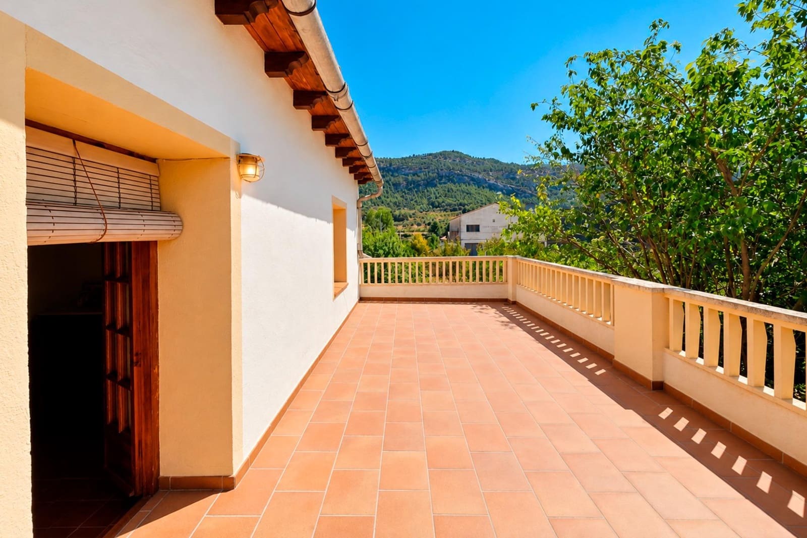 Chalet de 7 habitaciones en Fuentespalda en venta - 550.000 € (Ref: 10100386)