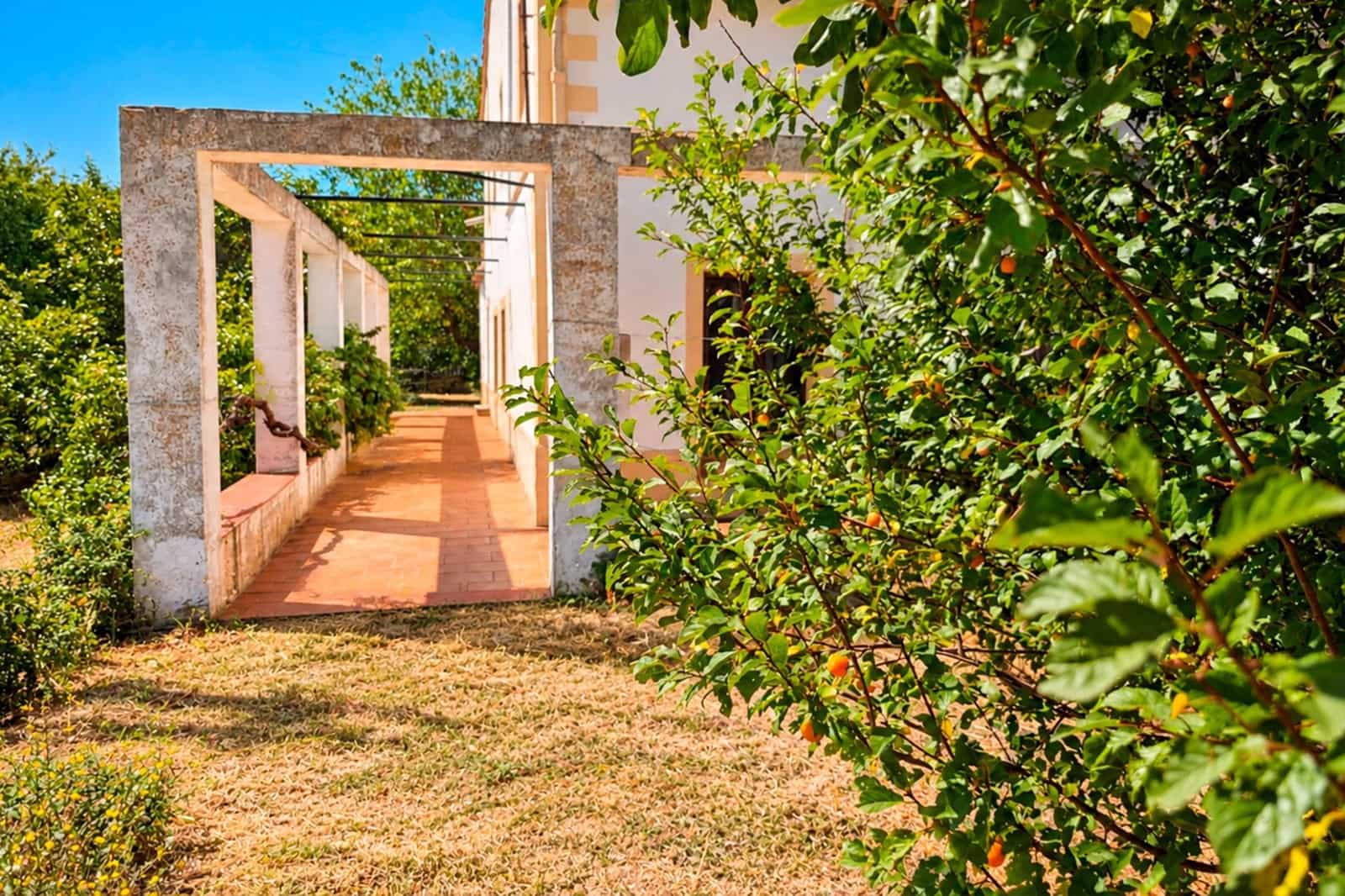 Chalet de 7 habitaciones en Fuentespalda en venta - 550.000 € (Ref: 10100386)